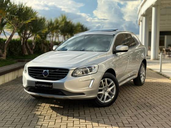 VOLVO XC60 2.0 T5 MOMENTUM GASOLINA 4P AUTOMÁTICO